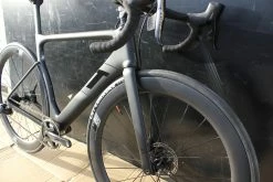 3TTT Vélo 3T STRADA TEAM Limited Edition SRAM Force Disc ETap AXS 12V Full Black -VTT Soldes Boutique 3T noir 2
