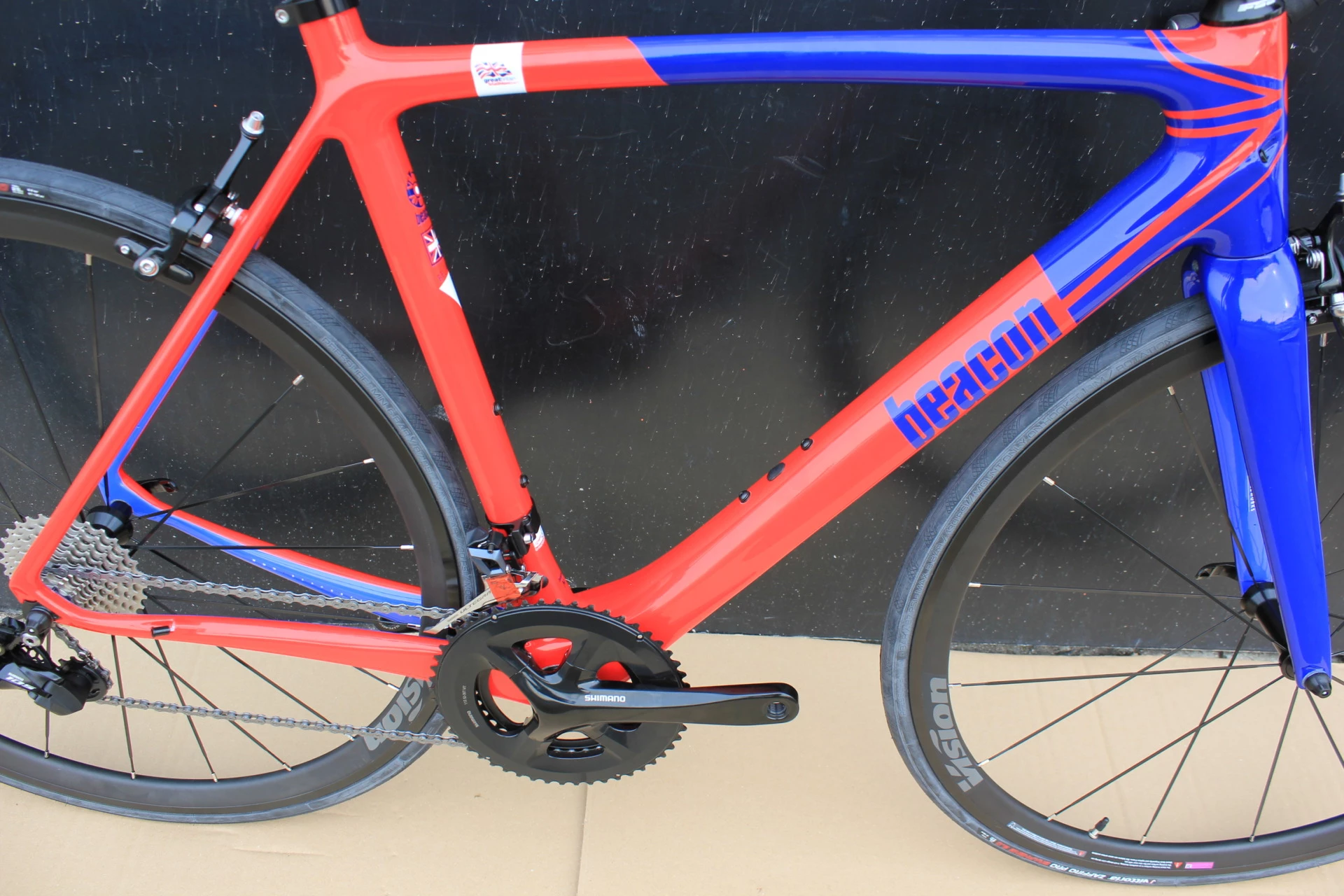 DEDACCIAI Vélo BEACON Carbone BF 100 Rouge/bleu 3 DEDACCIAI Vélo BEACON Carbone BF 100 Rouge/bleu – Image 2