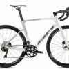Vélo BH RS1 3.0 Carbone Shimano 105 11V 2023 Blanc Gris -VTT Soldes Boutique BH RS1 3.0 2023 blanc gis