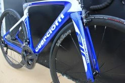 Vélo GUERCIOTTI EUREKA AIR Carbone Shimano Ultégra 8000 11V Bleu/blanc -VTT Soldes Boutique guerciotti bleu 3 scaled 1