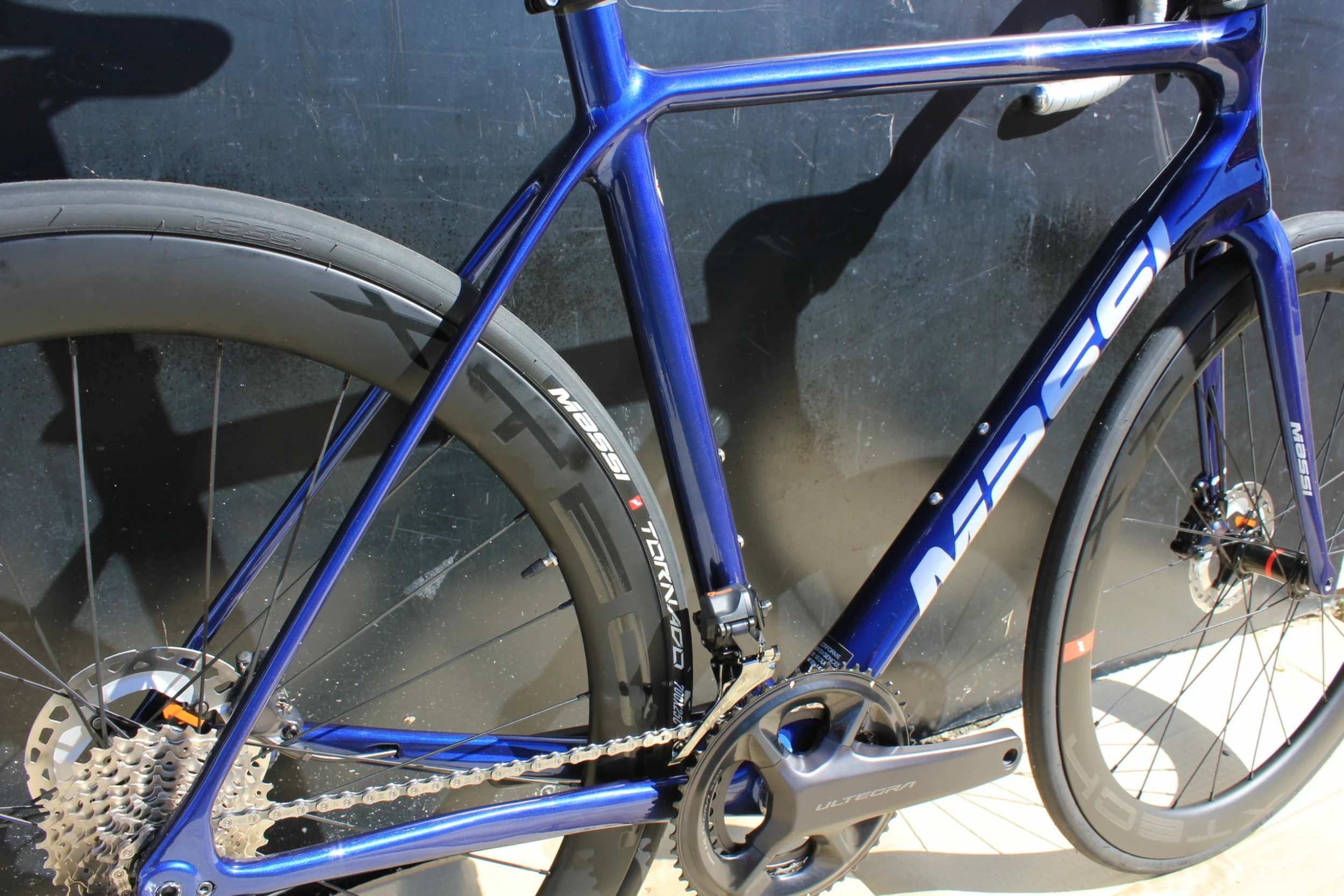 BH Vélo MASSI TEAM Race Carbone Shimano 105 Di2 12V Bleu 6 BH Vélo MASSI TEAM Race Carbone Shimano 105 Di2 12V Bleu – Image 4