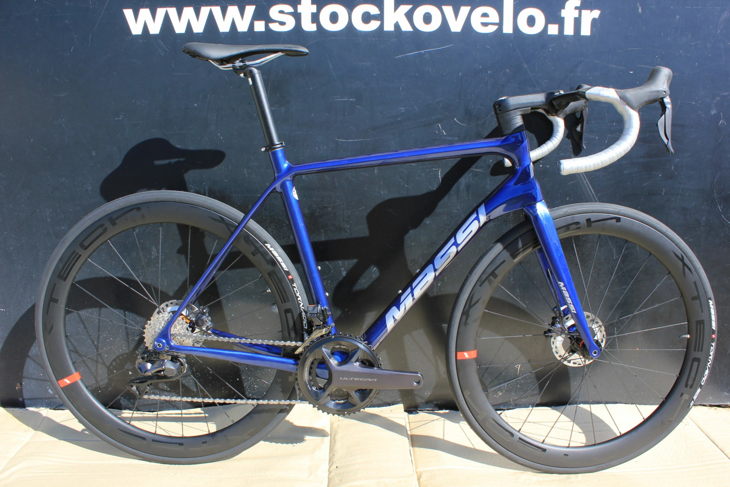 BH Vélo MASSI TEAM Race Carbone Shimano 105 Di2 12V Bleu 3 BH Vélo MASSI TEAM Race Carbone Shimano 105 Di2 12V Bleu